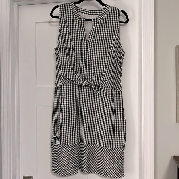 Vineyard Vines black and white check dress with tie in front. NWT Size 12 - Picture 1 of 8